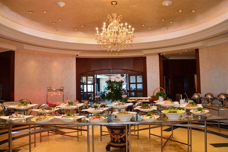 Le Ciel Sunday Buffet 